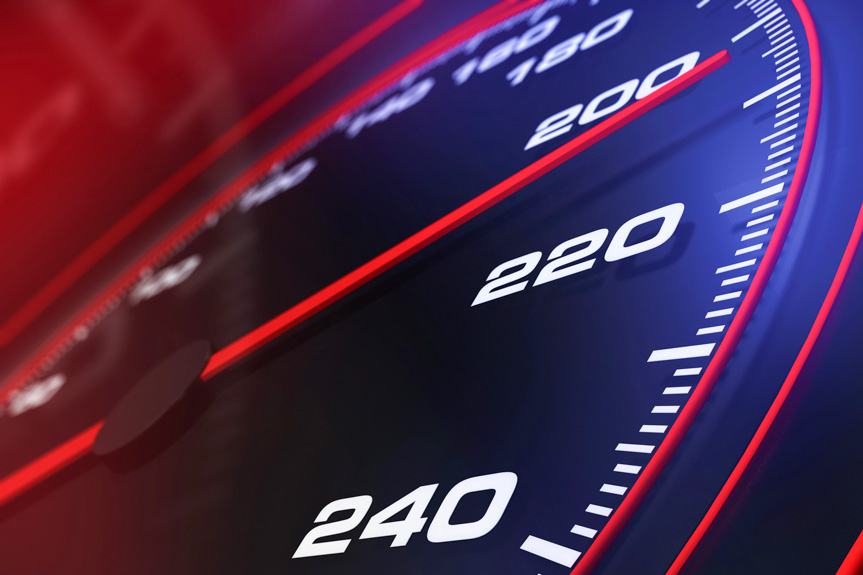 Szaleństwo za kółkiem. 35-latek pędził 208 km/h