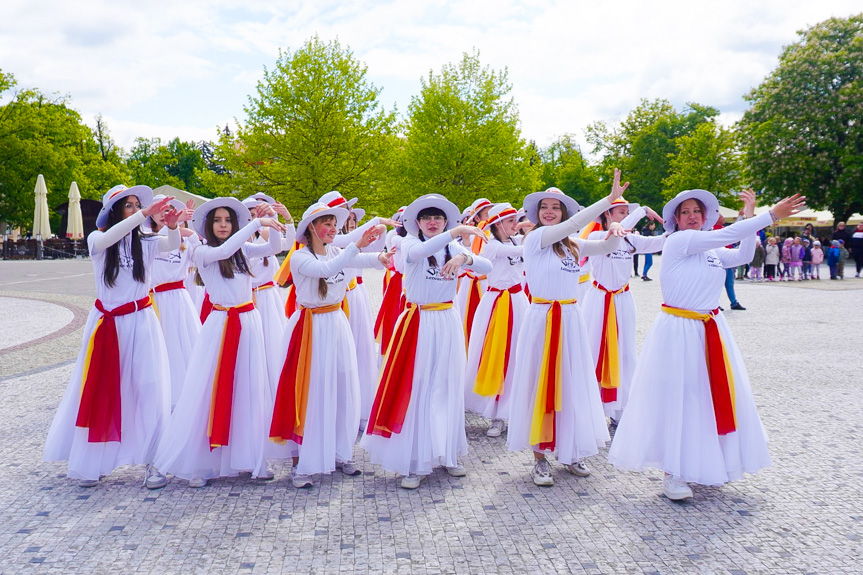 Tańcem i pieśnią oddali cześć Janowi Pawłowi II