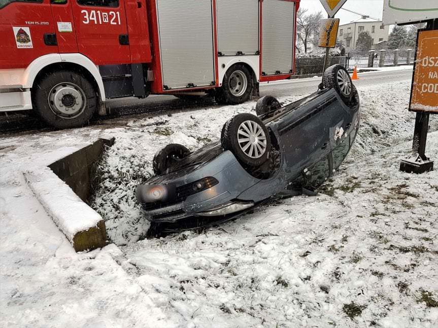 Trudne warunki na drogach. Kolizja drogowa w Odrzykoniu i Potoku