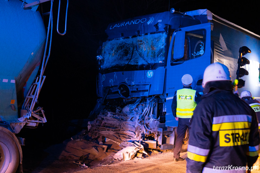 Tylawa. Zderzenie dwóch ciężarówek na DK 19