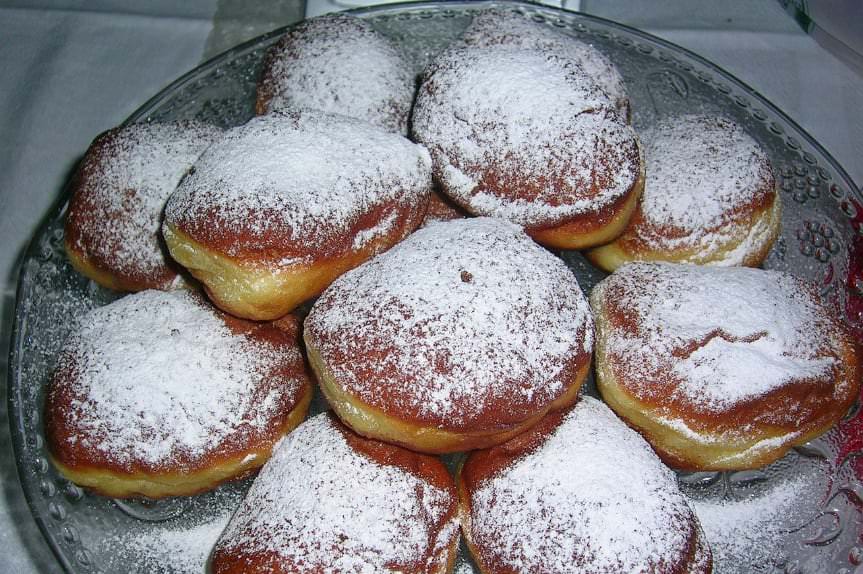 Ukradł pączki i alkohol