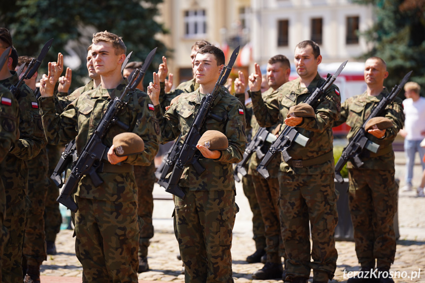 Uroczysta przysięga żołnierzy WOT w Krośnie