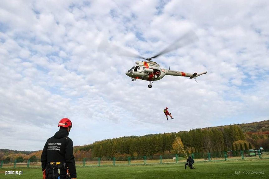 Wspólne ćwiczenia służb w wykorzystaniem śmigłowców