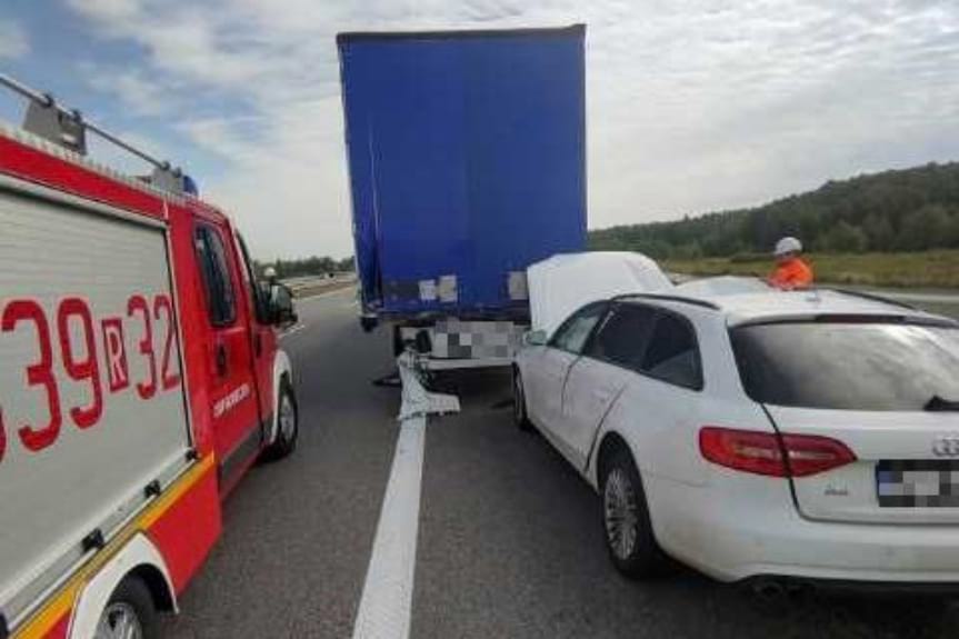 Wypadek na autostradzie. Ranny 8-letni chłopiec