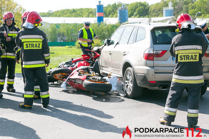 Wypadek na ul. Rzeszowskiej, rannych dwóch motocyklistów