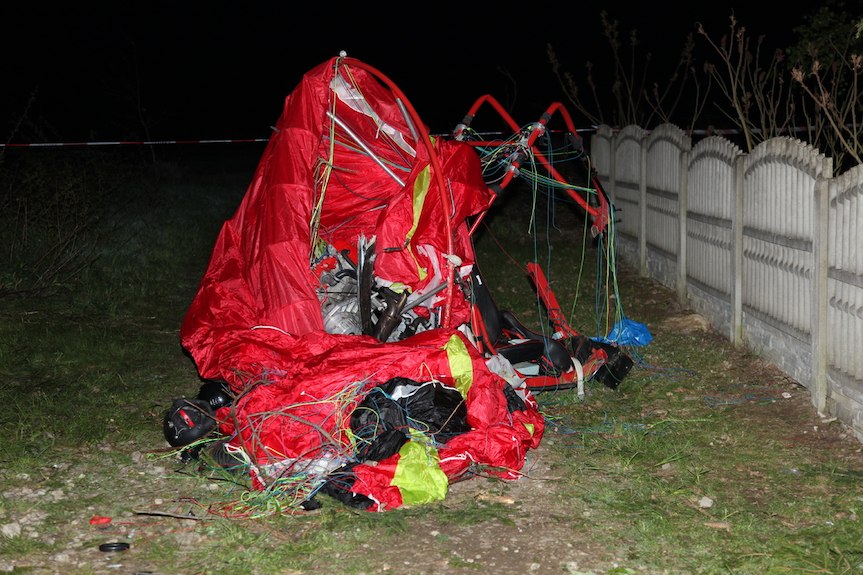 Wypadek paralotni w Knapach, nie żyje 44-mężczyzna