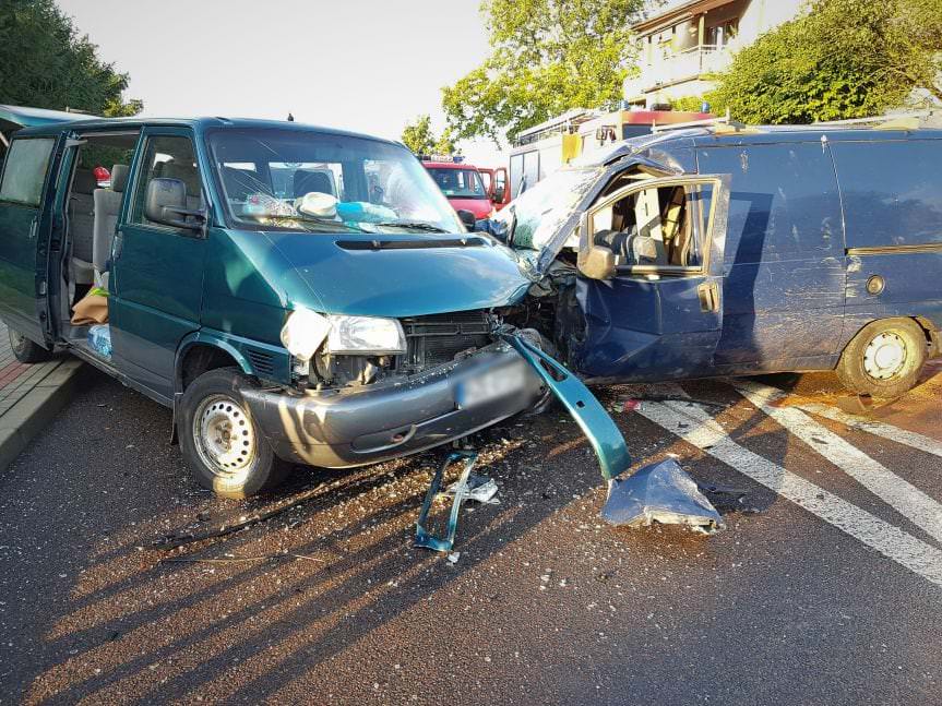 Wypadek w Jabłonicy Polskiej. Zderzenie volkswagena i peugeota