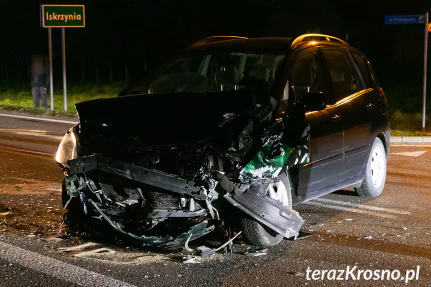 Wypadek w Komborni. Zderzenie dwóch samochodów na skrzyżowaniu