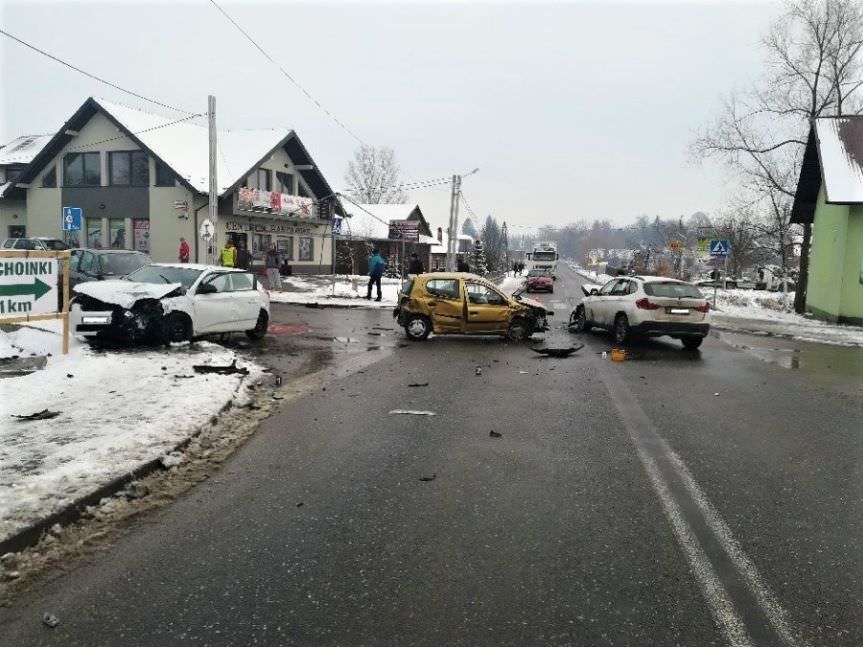 Wypadek w Markowej. Zderzenie czterech pojazdów