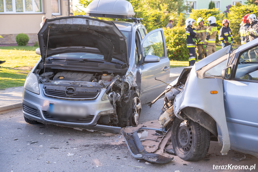Wypadek w Rogach, zderzenie opla z volkswagenem