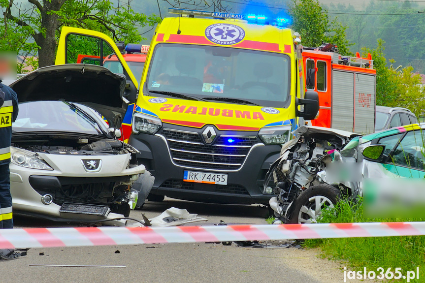 Wypadek w Zarzeczu, zderzenie dwóch samochodów osobowych