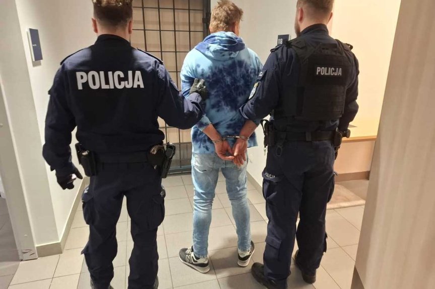 Z wersalki do celi