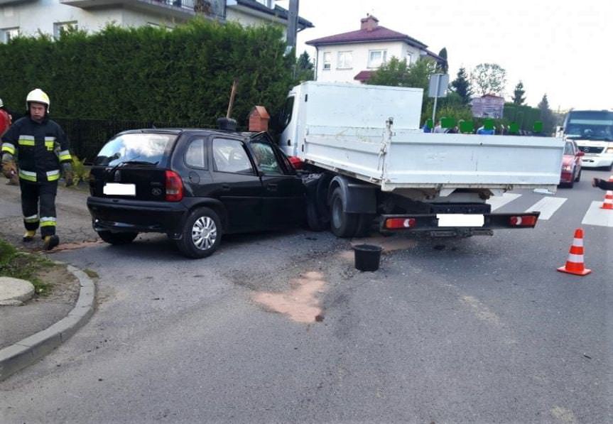 Zderzenie ciężarówki z samochodem osobowym w Przysietnicy