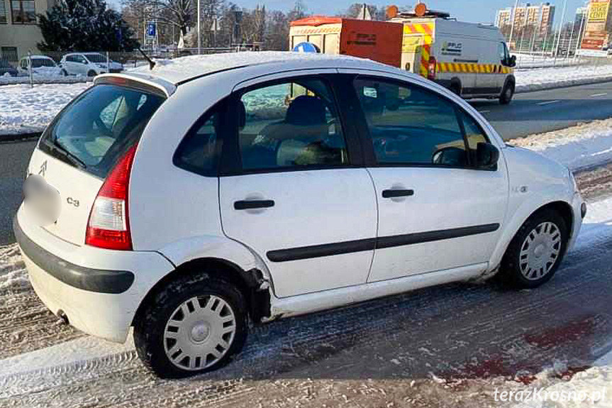 Zderzenie citroena z fordem na Bieszczadzkiej