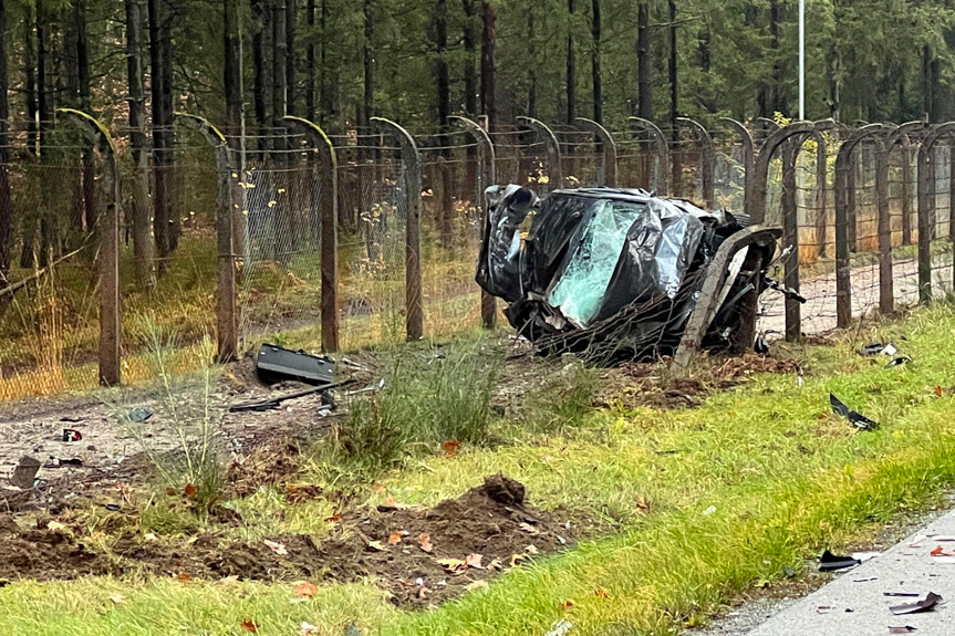 Zderzenie dwóch BMW. Cztery osoby w szpitalu