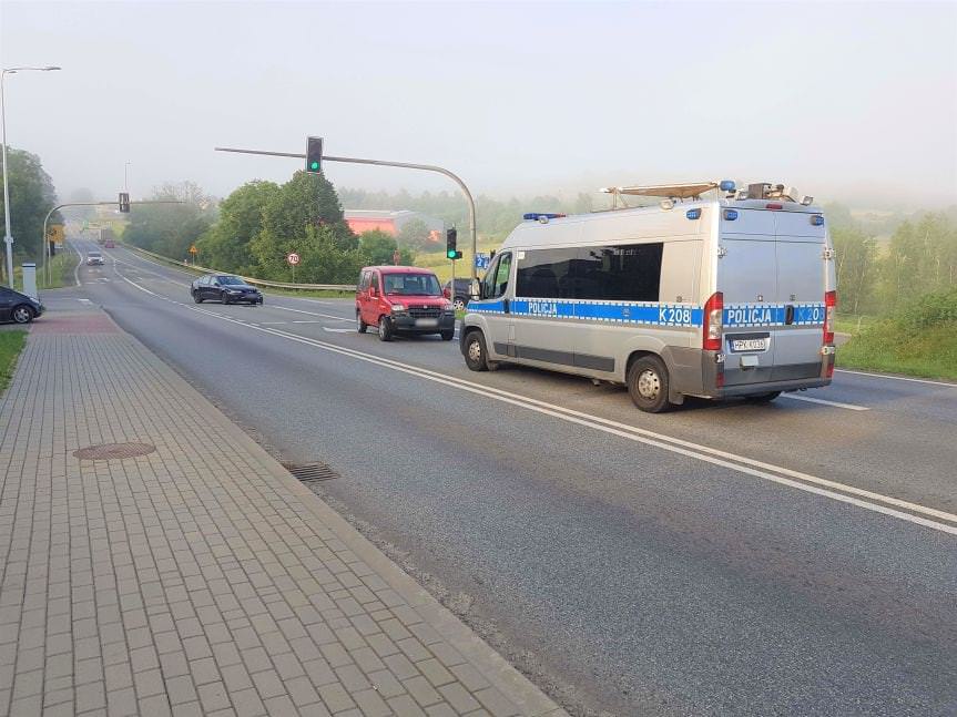 Zderzenie dwóch samochodów na skrzyżowaniu w Krośnie