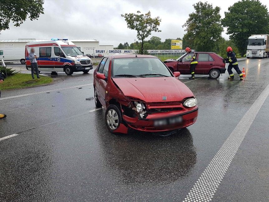 Zderzenie fiata i skody na Podkarpackiej w Krośnie