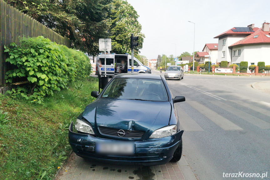 Zderzenie fiata z oplem na skrzyżowaniu