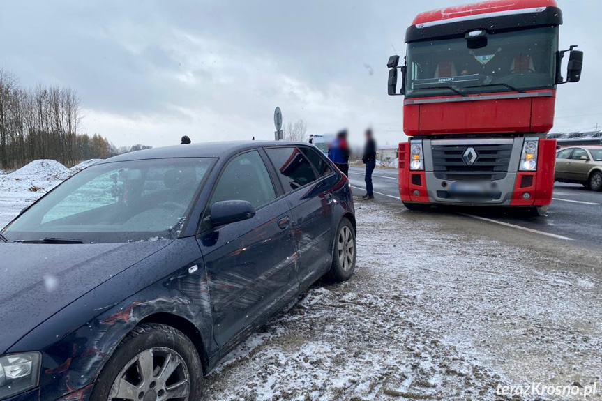 Zderzenie osobówki z ciężarówką w Krościenku Wyżnym