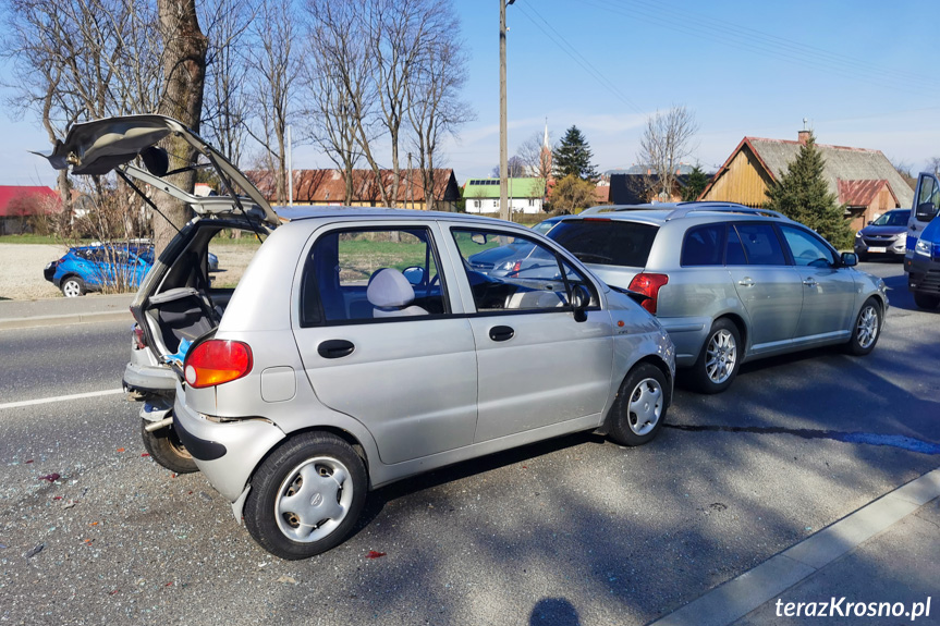 Zderzenie trzech samochodów na DK28