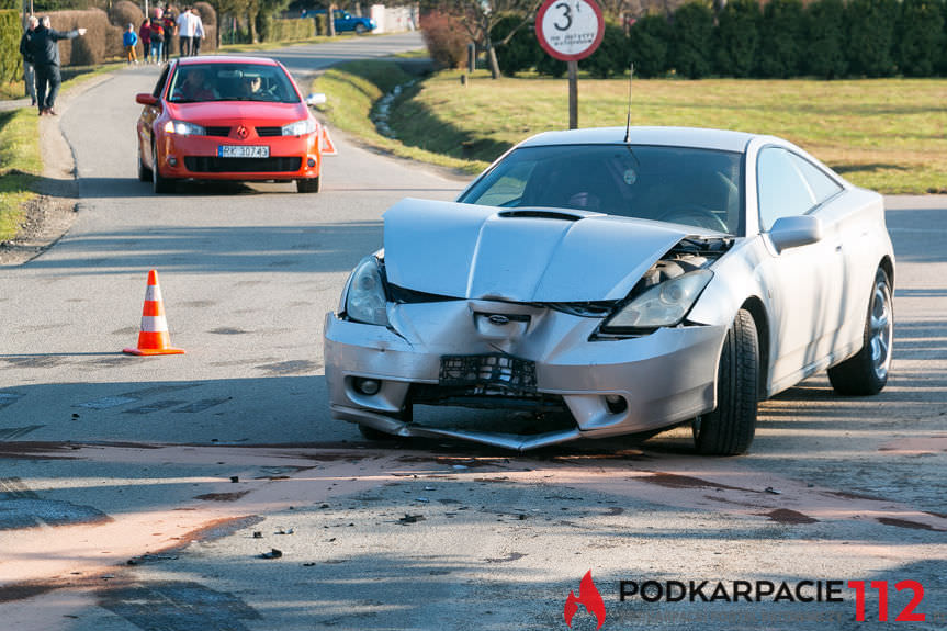 Zderzenie we Wrocance toyoty i hyundaia