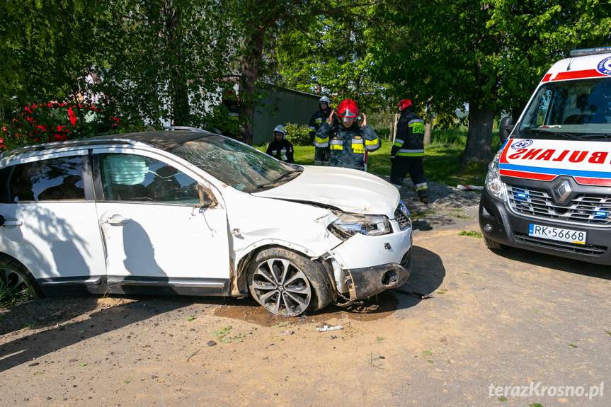 Bajdy. Samochód osobowy wypadł z drogi