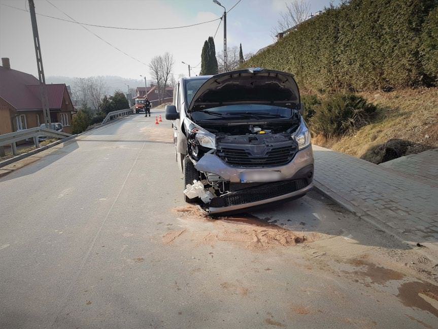 Iwonicz Zdrój. Zderzenie mikrobusu z samochodem osobowym