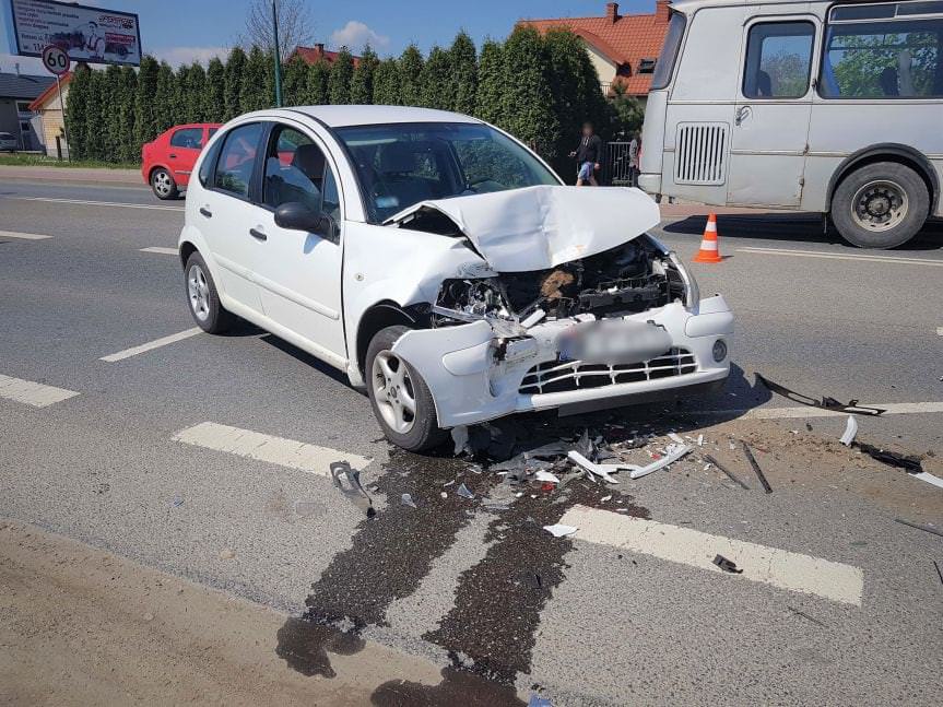 Kolizja drogowa na ulicy Zręcińskiej w Krośnie