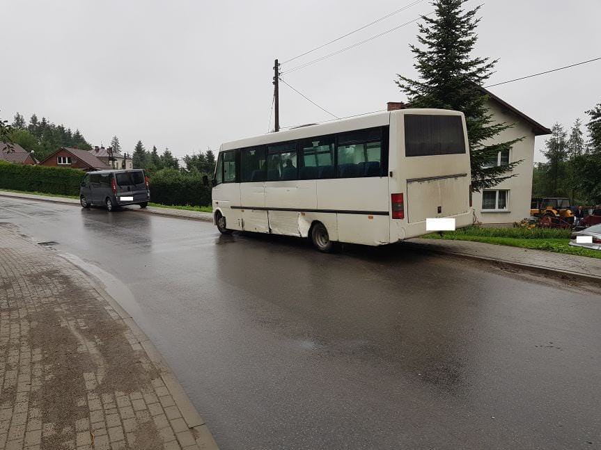 Kolizja dwóch busów w Rogach