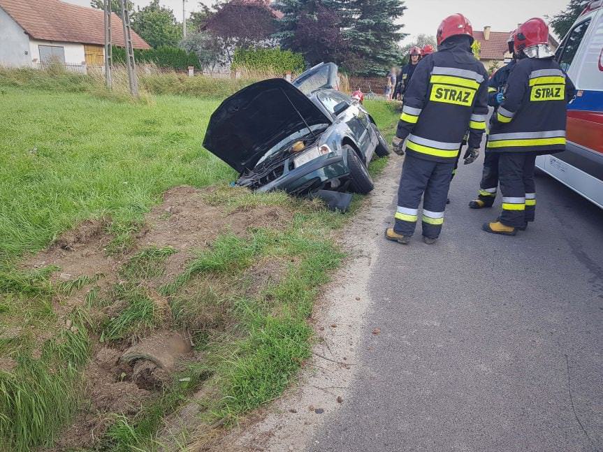 Kolizja w Krośnie. Kierujący Volkswagenem uderzył w przepust