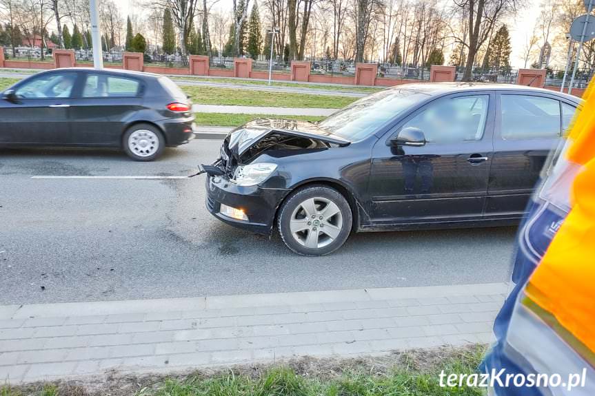 Kolizja w Krośnie. Zderzyły się cztery samochody osobowe