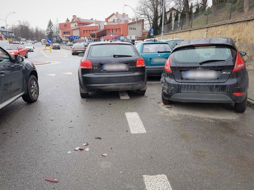 Krosno. Kolizja drogowa z udziałem czterech samochodów osobowych