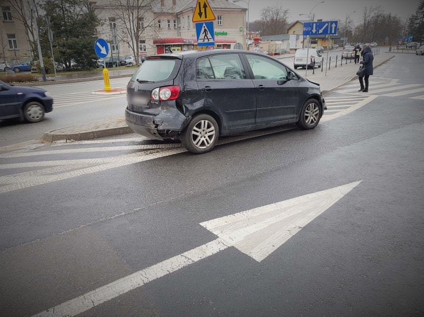 Krosno. Kolizja drogowa z udziałem czterech samochodów osobowych