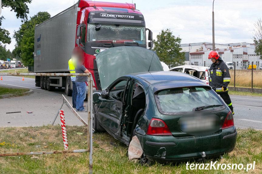 Krosno. Kolizja z udziałem czterech pojazdów