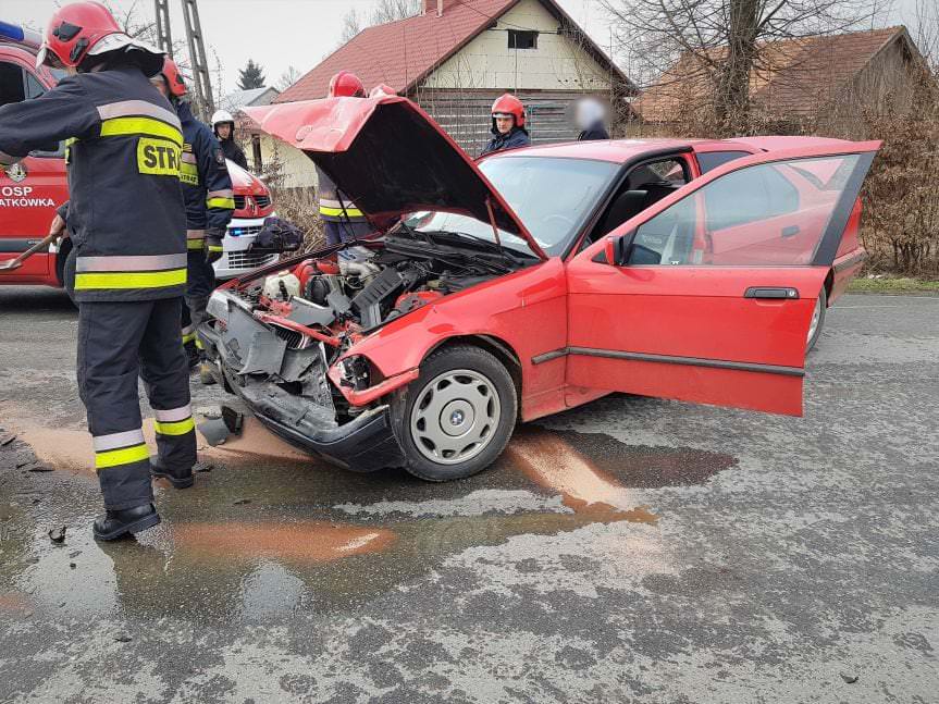 Łęki Strzyżowskie. Zderzenie Alfa Romeo z BMW