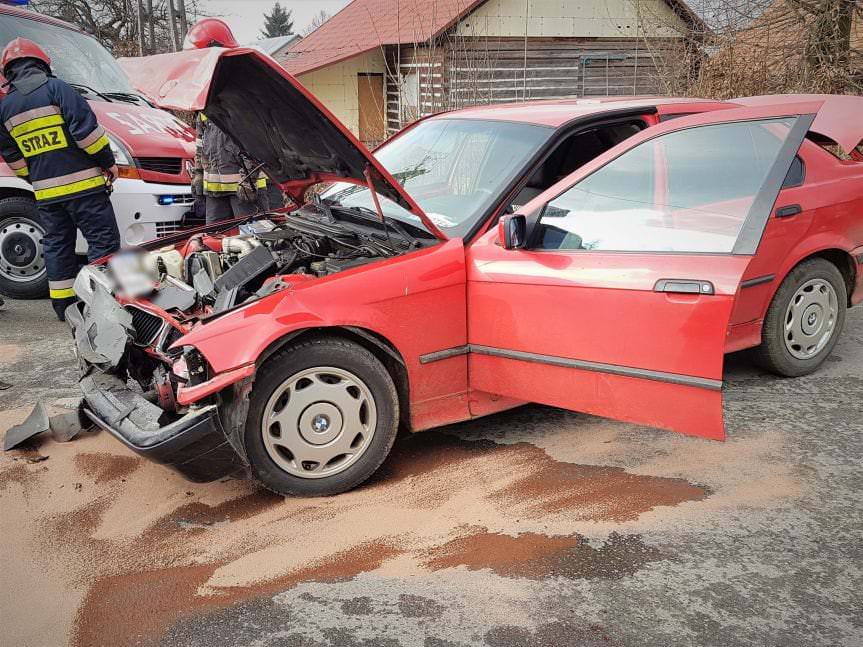 Łęki Strzyżowskie. Zderzenie Alfa Romeo z BMW