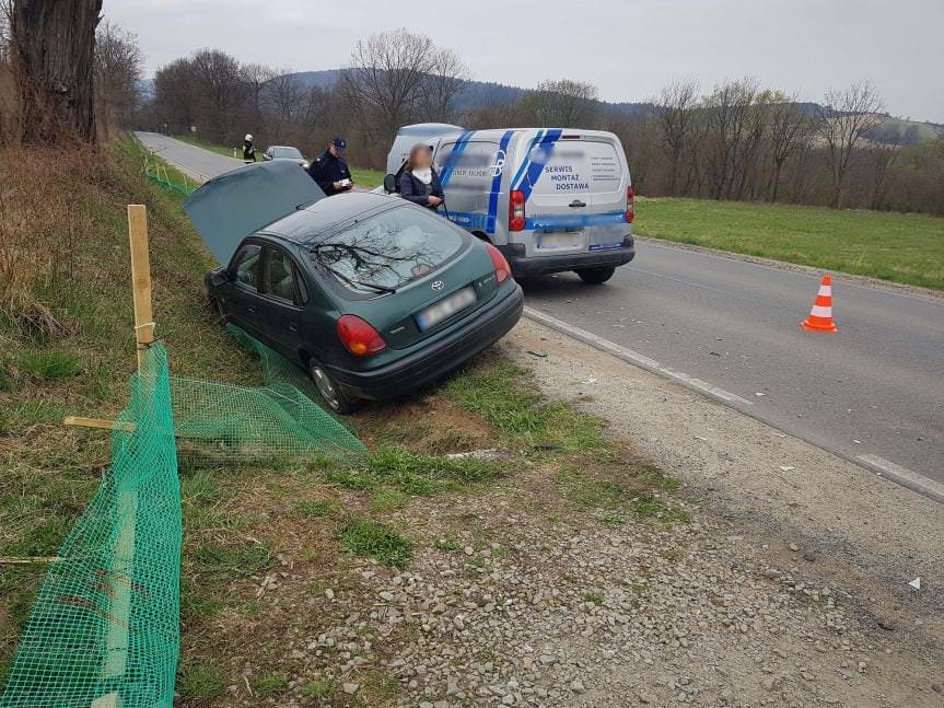 Nowy Żmigród. Zderzenie dwóch samochodów osobowych