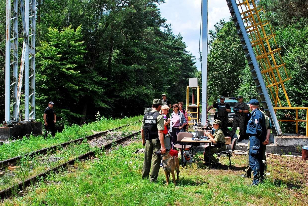 Odprawa pielgrzymów poza przejściem granicznym