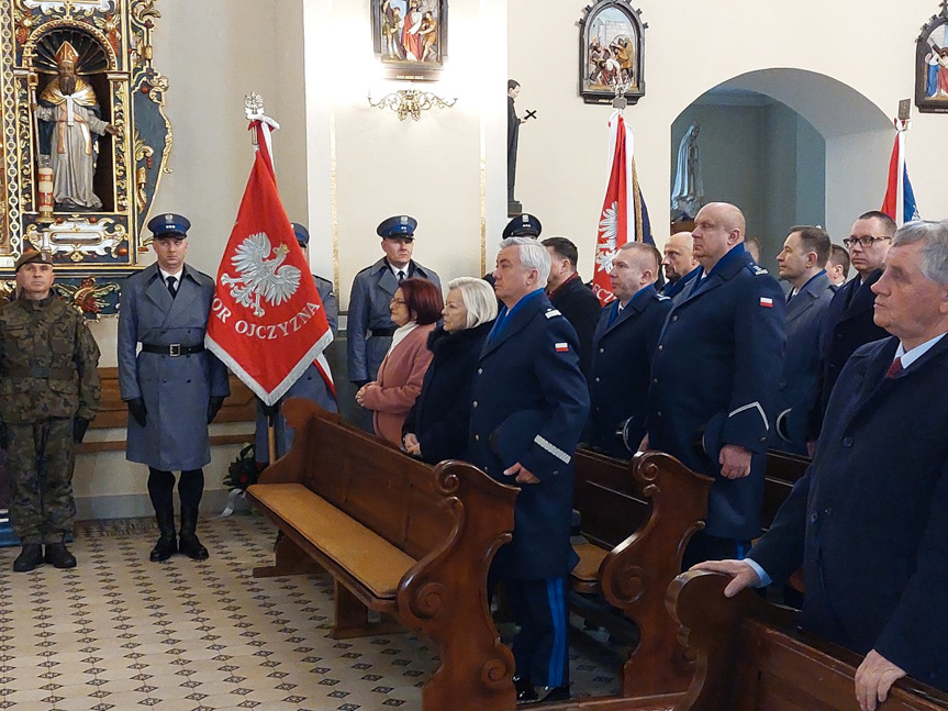 Odsłonięto pomnik żołnierzy AK w Brzostku