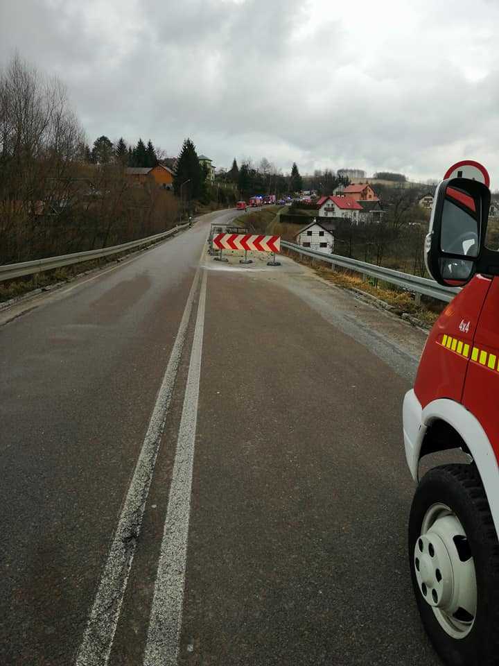 Plama oleju na kilka powiatów 