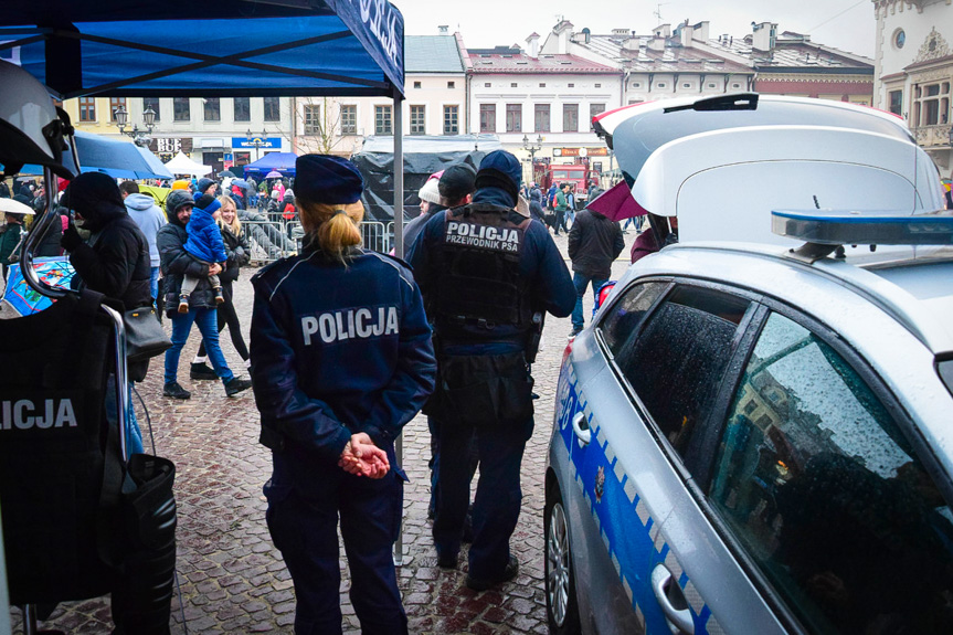 Podkarpaccy policjanci grali z WOŚP