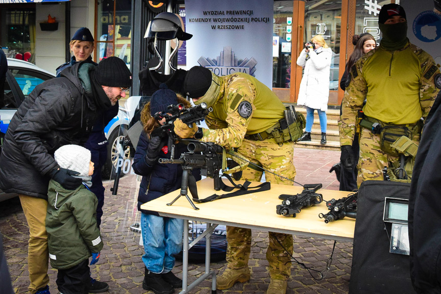 Podkarpaccy policjanci grali z WOŚP
