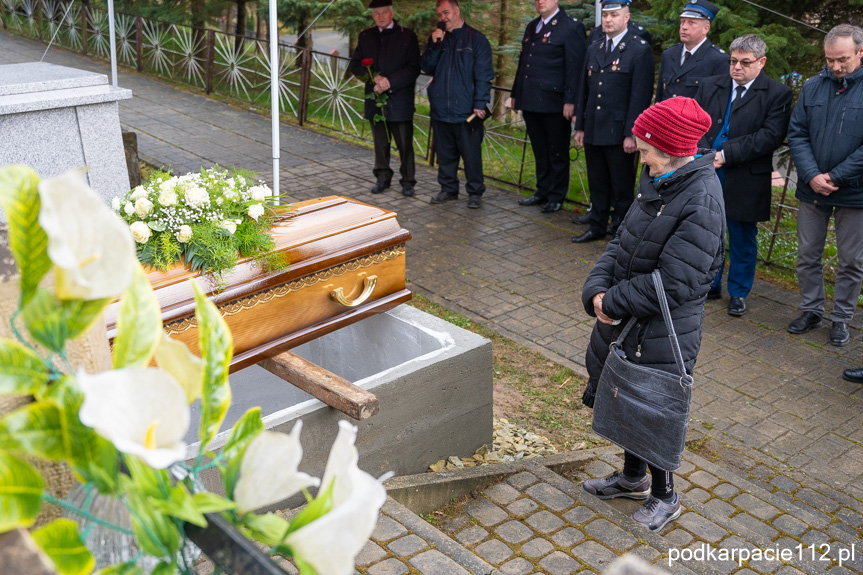 Pogrzeb ks. Henryka Czajki w Niewodnej