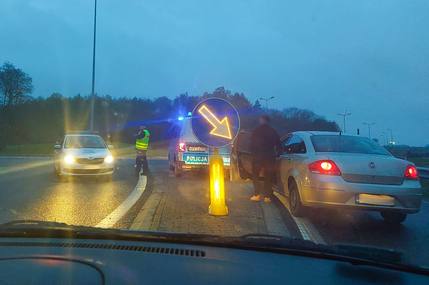 Policjanci dbają o bezpieczeństwo w związku z protestem