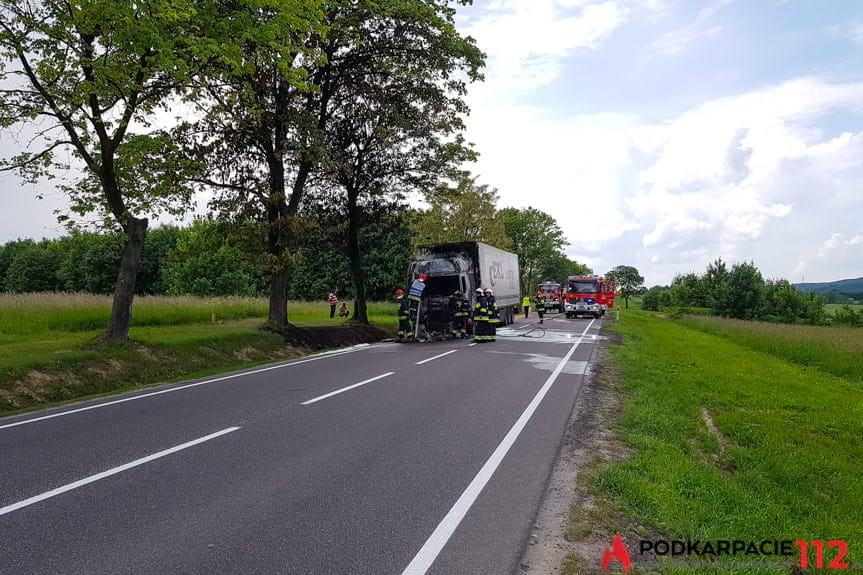 Pożar ciężarówki w Zimnej Wodzie