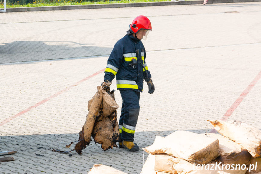 Pożar naczepy z węglem drzewnym
