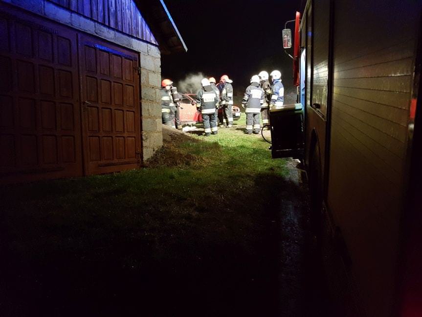 Pożar samochodu osobowego w Korczynie