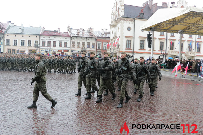 Przysięga żołnierzy WOT na rynku w Rzeszowie