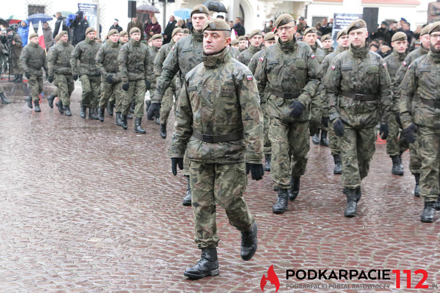 Przysięga żołnierzy WOT na rynku w Rzeszowie