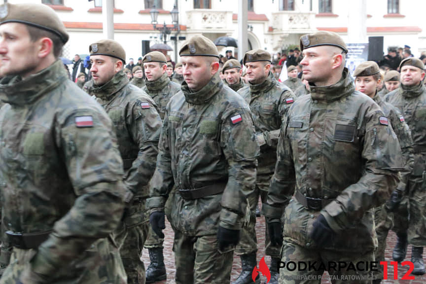 Przysięga żołnierzy WOT na rynku w Rzeszowie